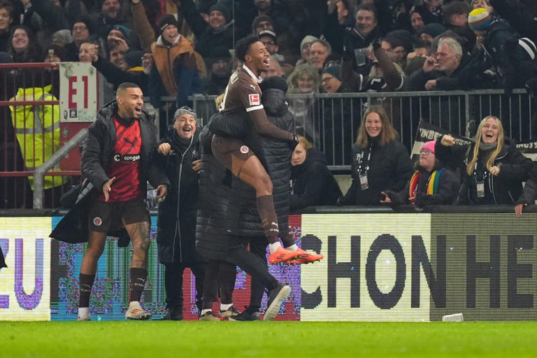 سانت باولي يفوز على هولشتاين كيل (3-1)