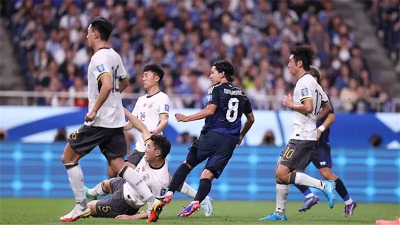اليابان تعبر الصين وتزحف نحو كأس العالم 2026