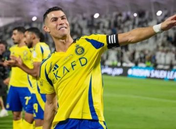 النصر يعبر ضمك (2-0)