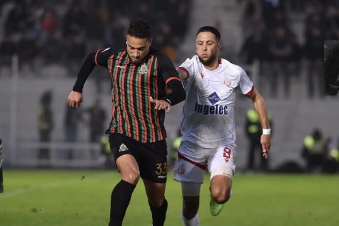 التعادل يحسم كلاسيكو الجيش الملكي والوداد الرياضي