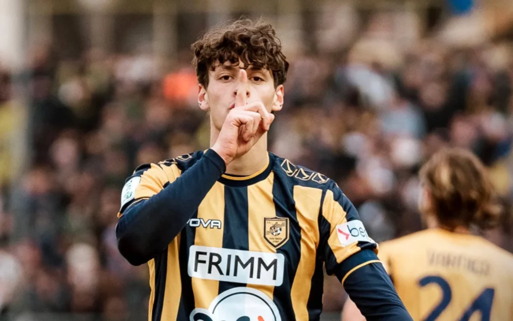 جدلاً واسعاً في ملاعب إيطاليا بسبب التحية الفاشية