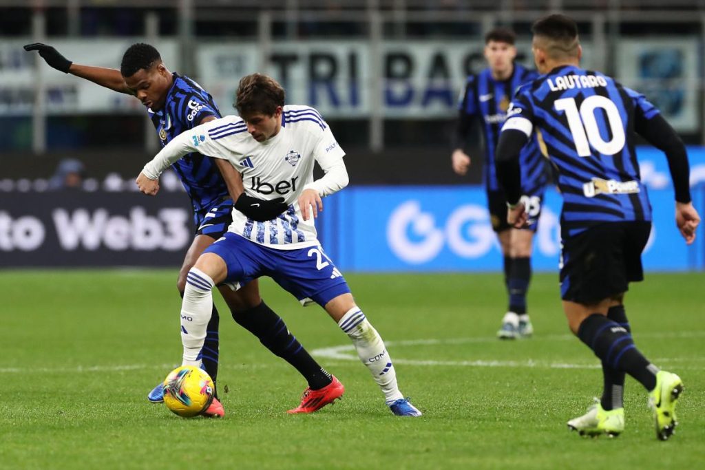 إنتر ميلان يتغلّب على كومو بهدفي نظيفين في الدوري الإيطالي
