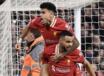 ليفربول يتعادل مع فولهام (2-2)