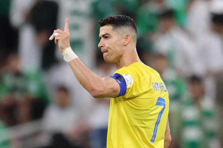 تصريحات كريستيانو تثير الجدل بشأن انتقاله من النصر
