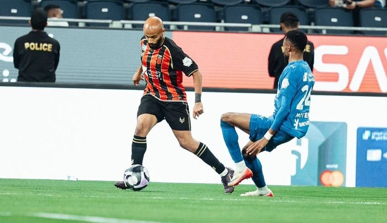الهلال يتقدم على الرياض بثنائية في افتتاح الدوري السعودي 2025-2026