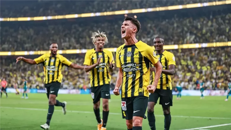 اتحاد جدة في اختبار جديد أمام الأخدود بافتتاح الدوري السعودي