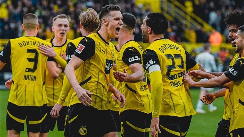 تعادل مثير بين سانت باولي وبوروسيا دورتموند بثلاثية لكل فريق