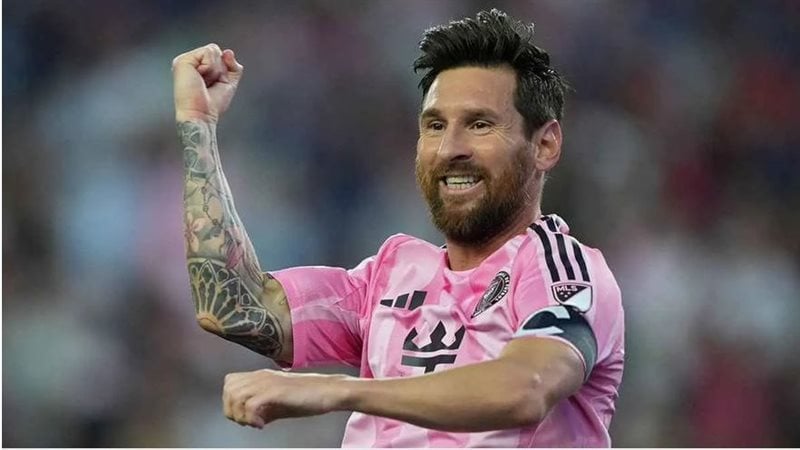 ميسي يقود إنتر ميامي إلى نهائي كأس الدوريات بثنائية تاريخية