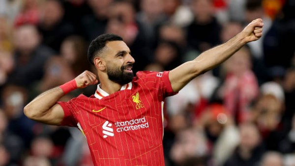 محمد صلاح يتصدر تقييمات لعبة FC26 ببطاقة تاريخية