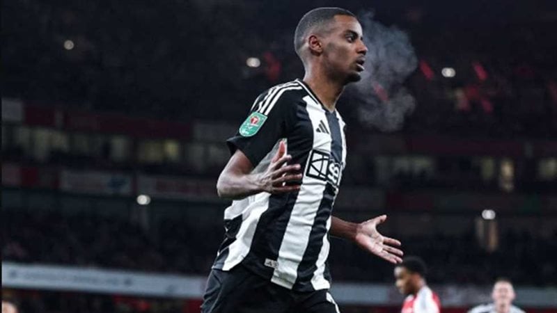غضب جماهير نيوكاسل بعد انتقال إيزاك إلى ليفربول