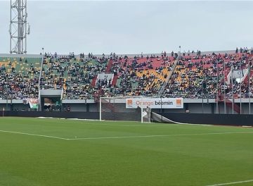 الأمطار تنهال على ملعب مواجهة مصر أمام بوركينا فاسو