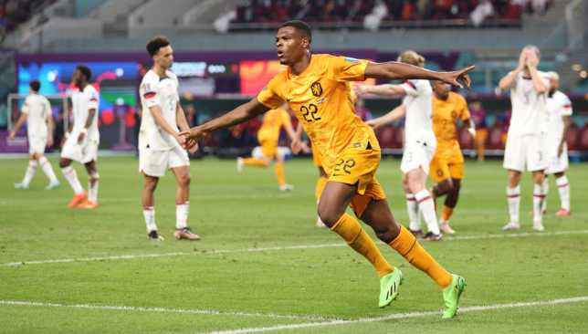 دومفريس يفتح الباب أمام الانتقال إلى الدوري الإنجليزي الممتاز